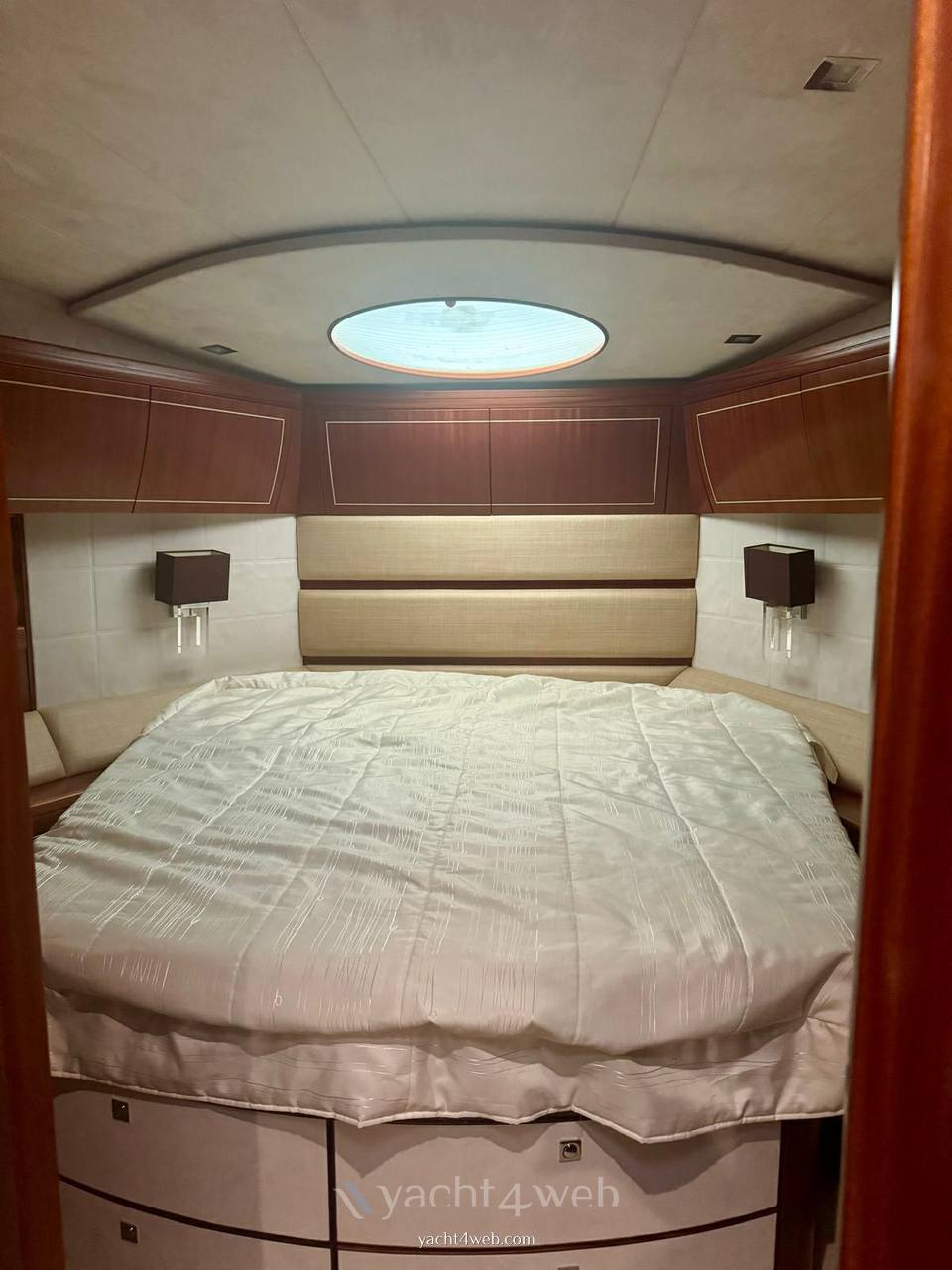 Galeon 530 fly 驾驶桥楼