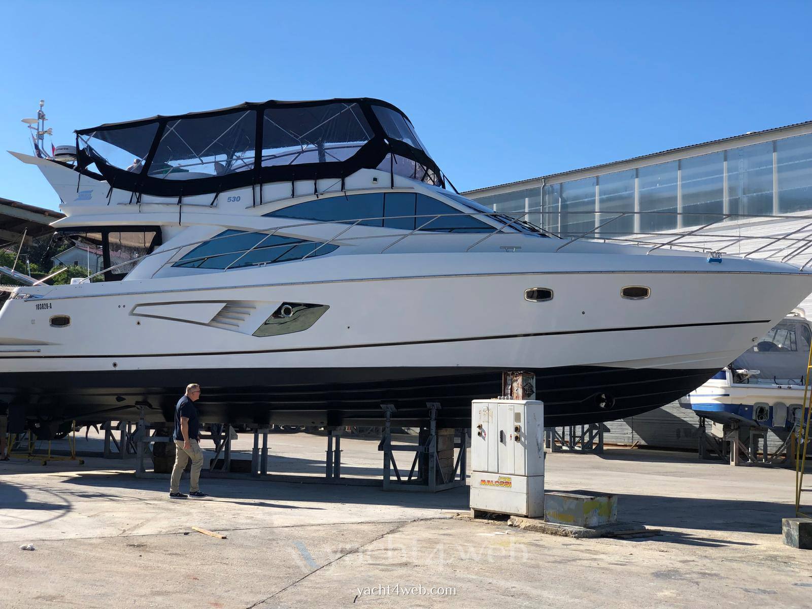 Galeon 530 fly 机动船 用于销售