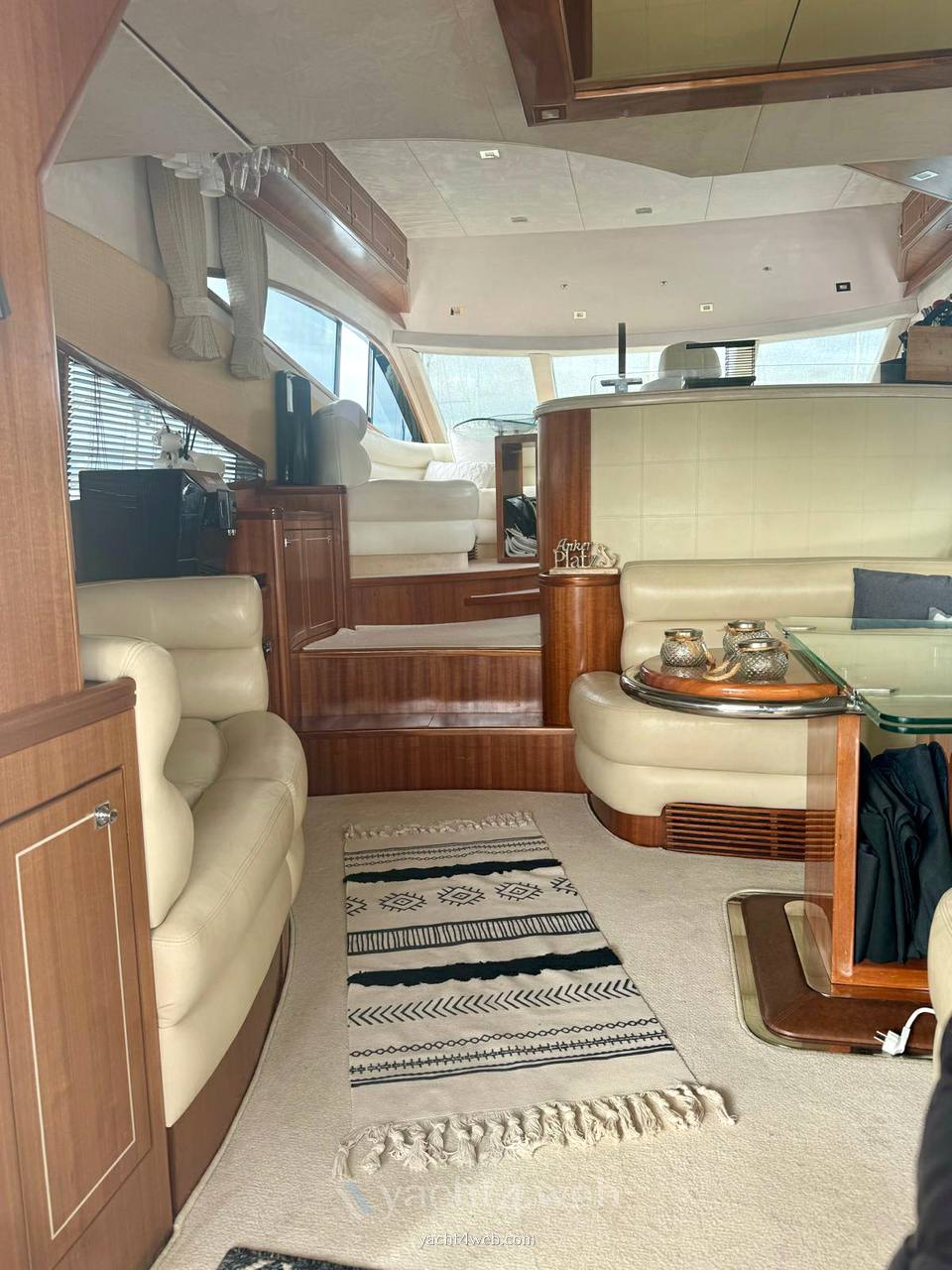 Galeon 530 fly 驾驶桥楼 使用