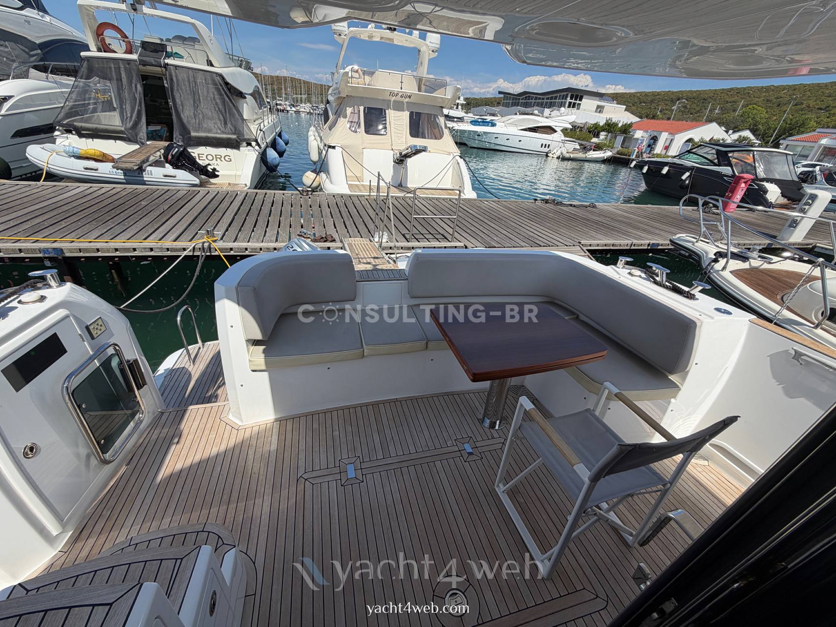 Azimut Magellano 43 机动船