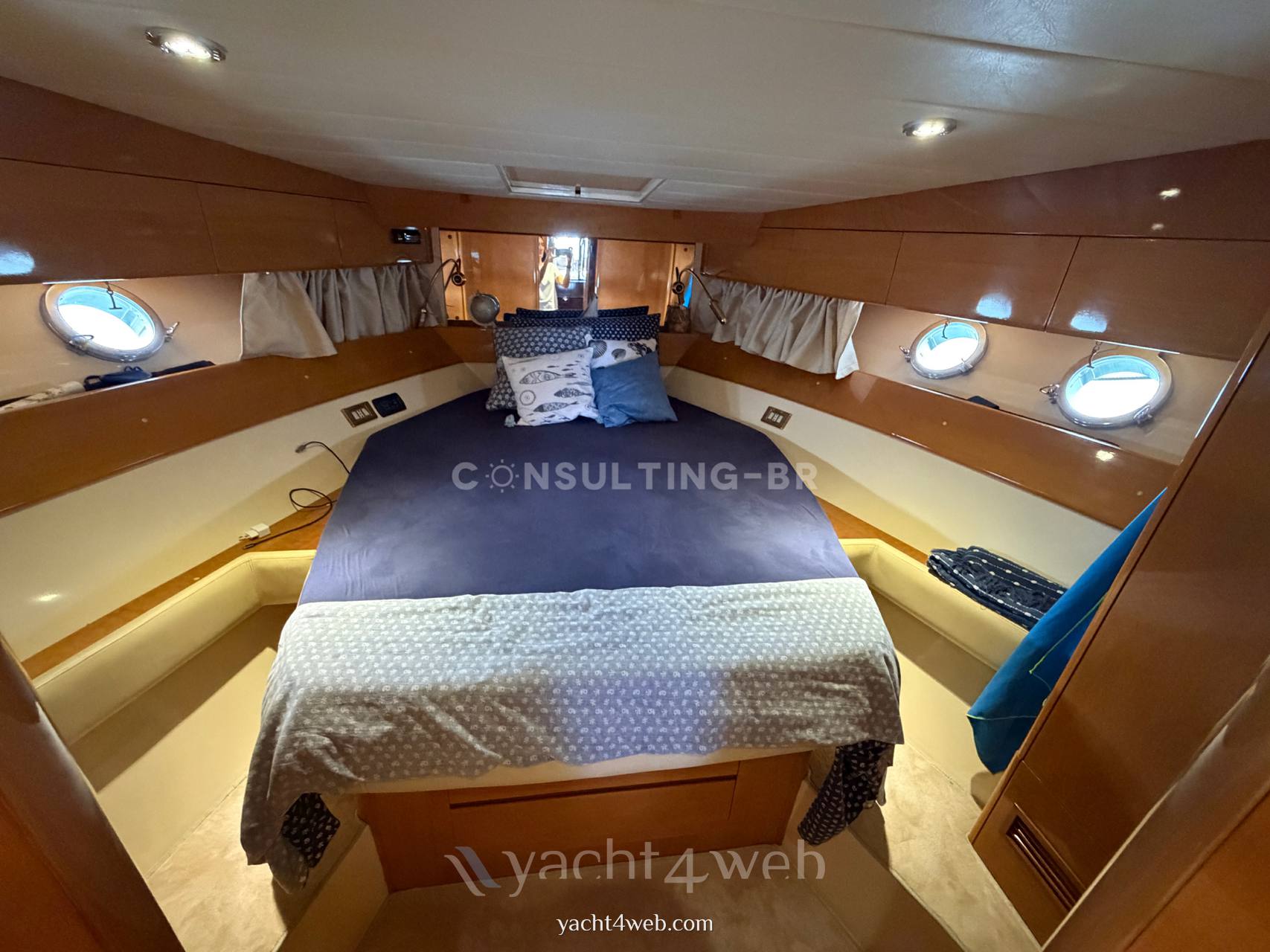 Mochi craft Mochi 16 Flybridge