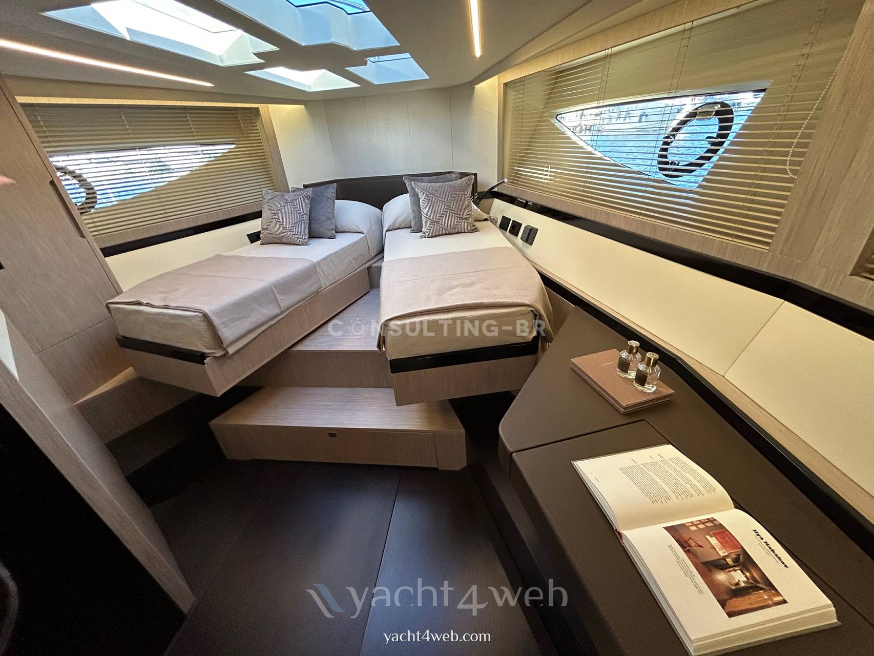 Fim 470 regina Flybridge usado