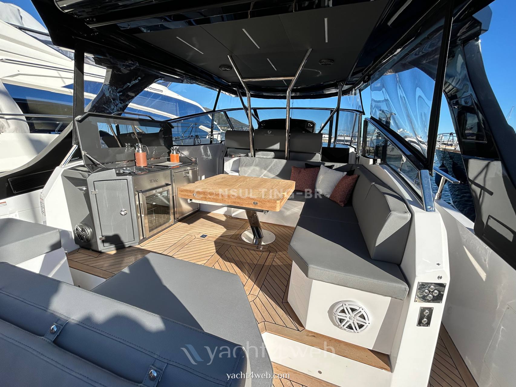 Fim 470 regina Flybridge usado