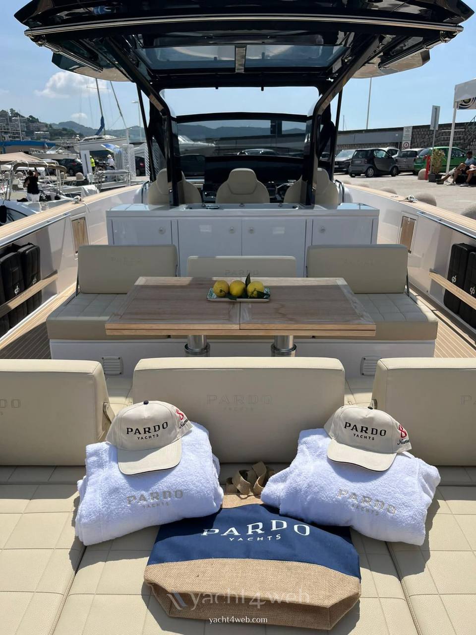 Pardo yachts Pardo 43 barca a motore