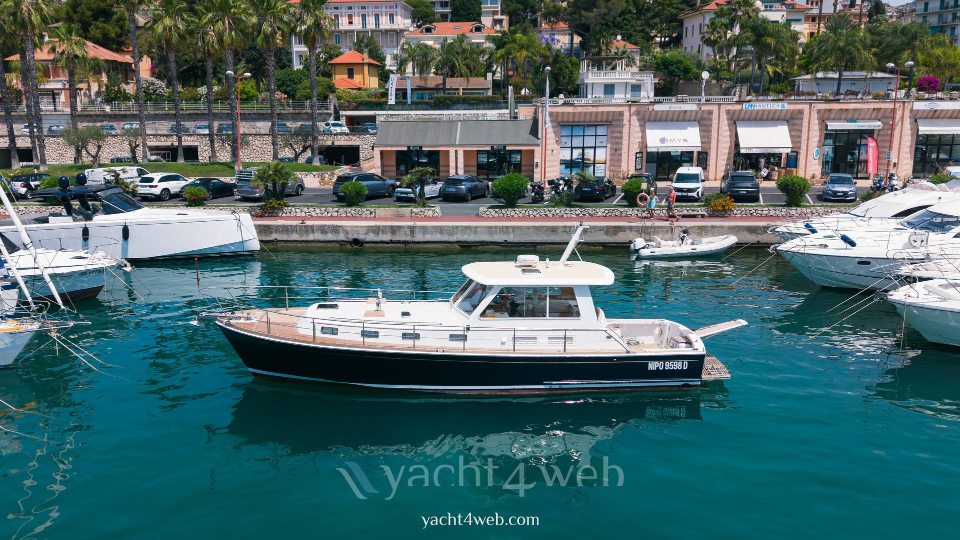 Grand banks Eastbay 43 0