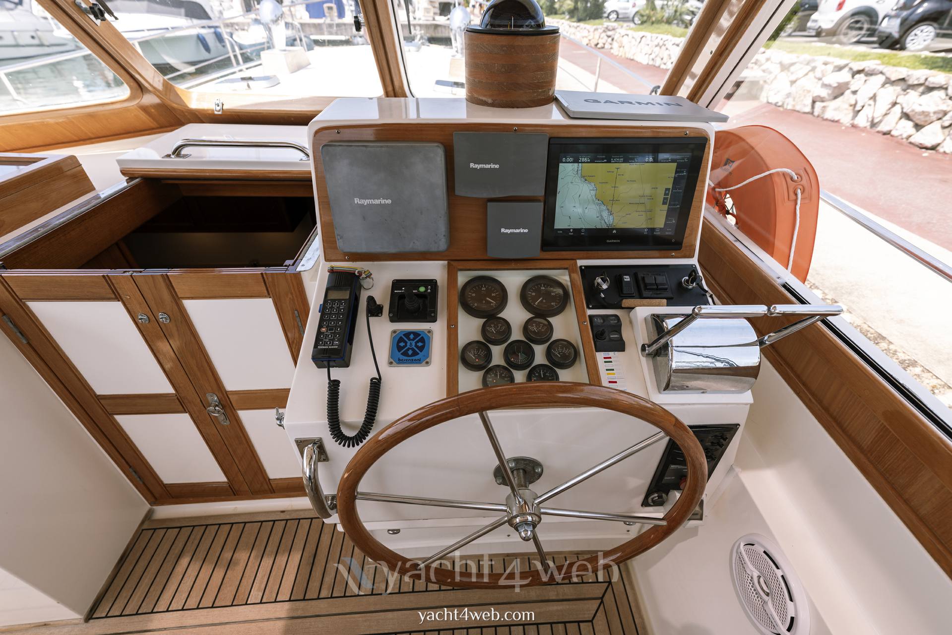 Grand banks Eastbay 43 Motor boat used for sale
