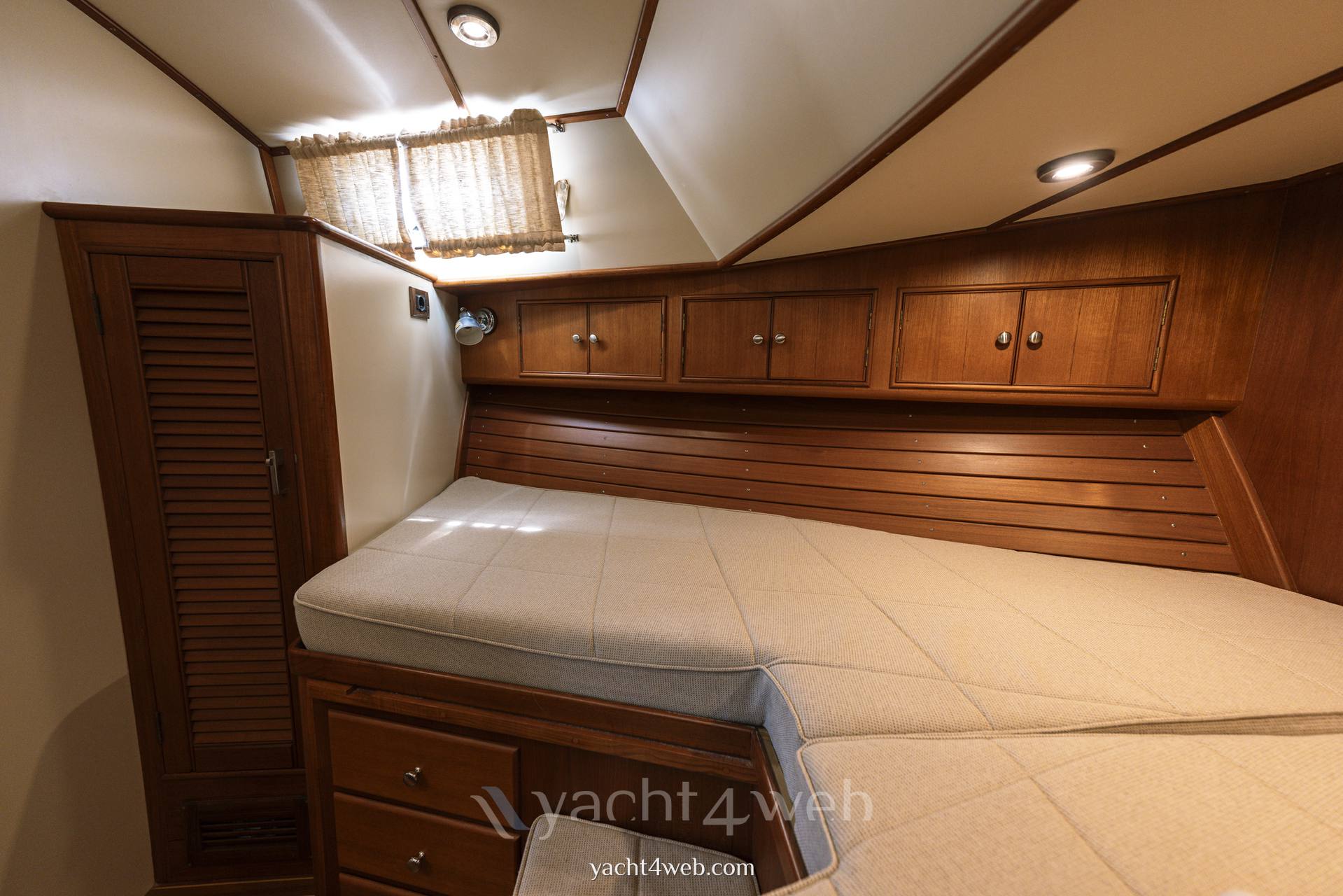 Grand banks Eastbay 43 Motor yacht