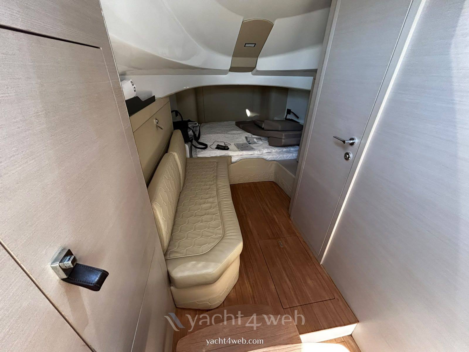 Sacs marine Strider 15 