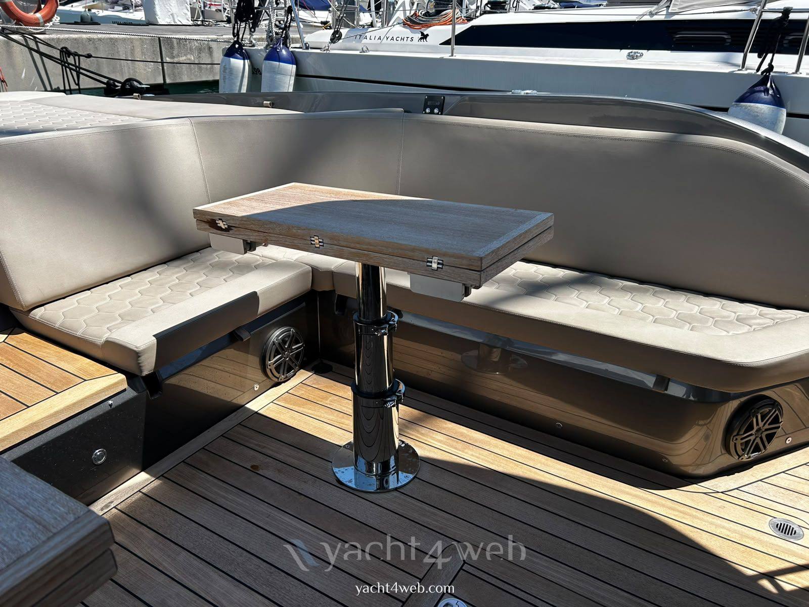 Sacs marine Strider 15 barco