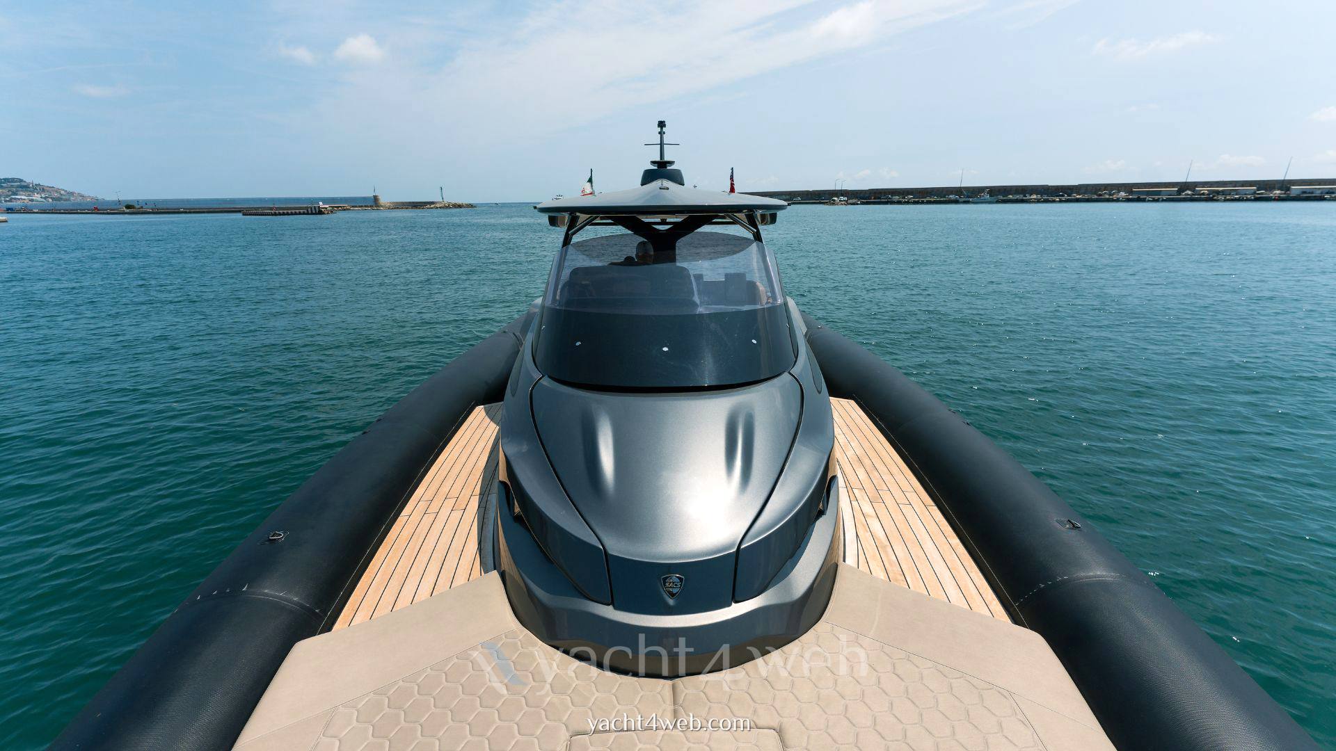 Sacs marine Strider 15 