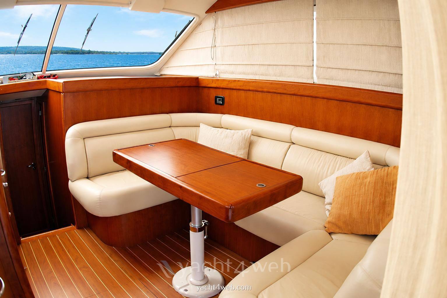 Portofino marine Portofino 37 Моторная яхта используется