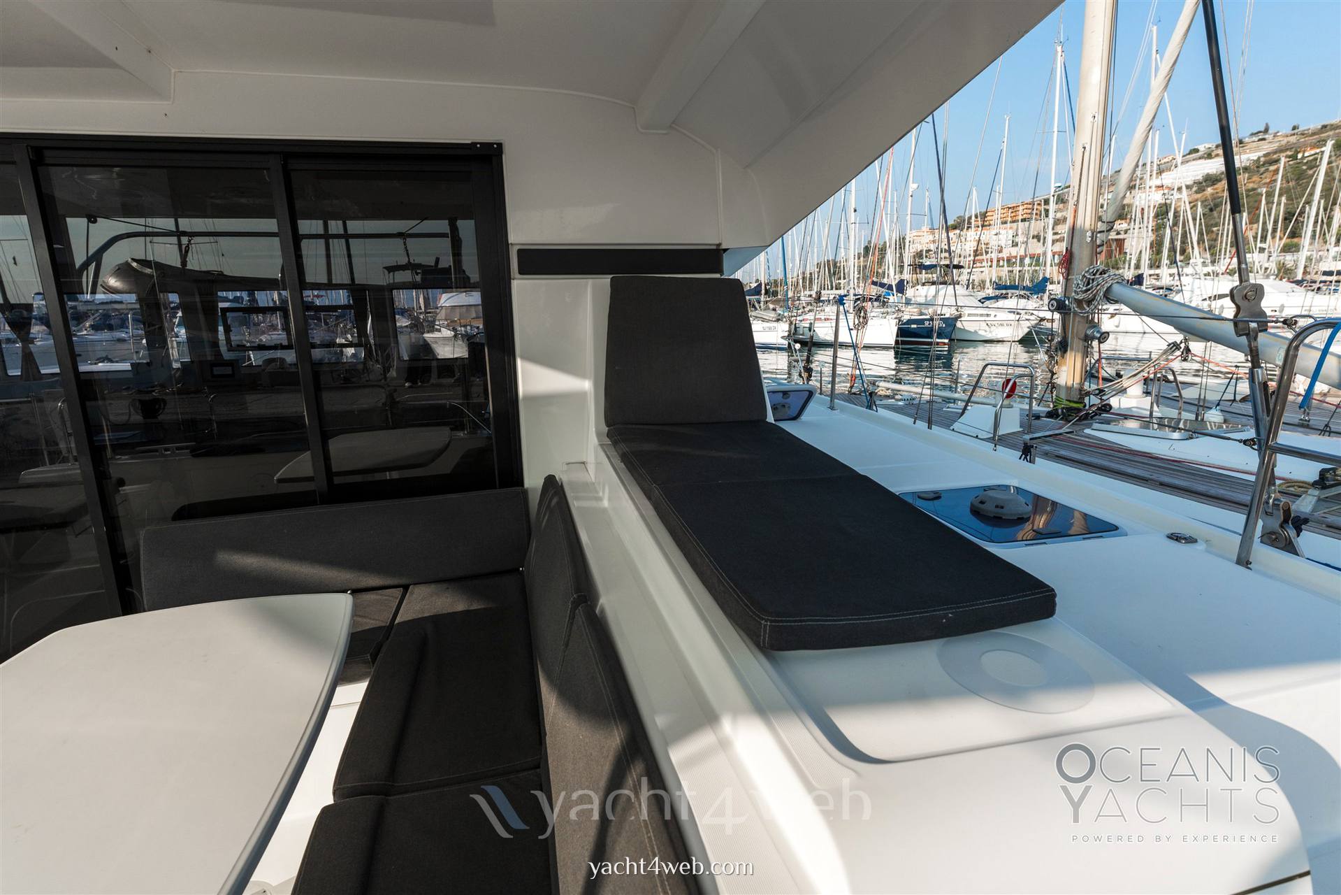 Lagoon 42