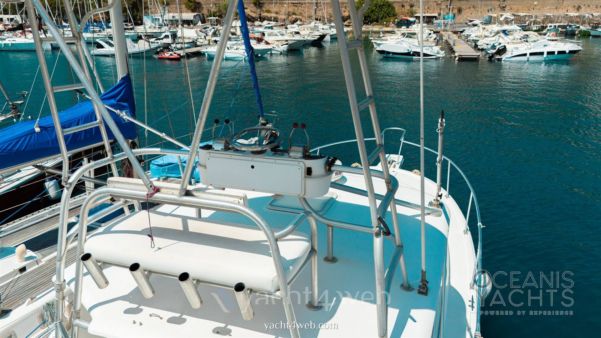 Luhrs 30 open