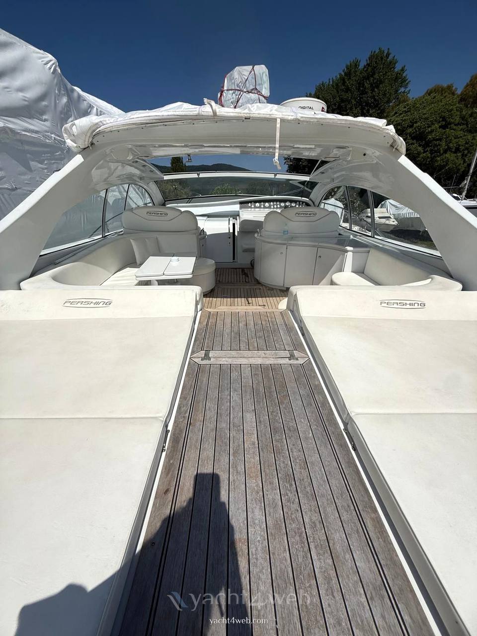 Pershing 54