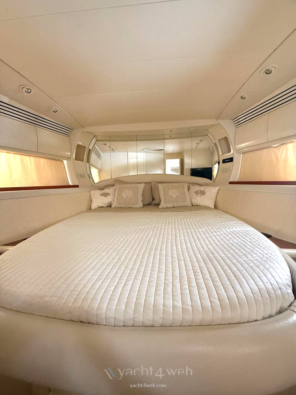Pershing 54