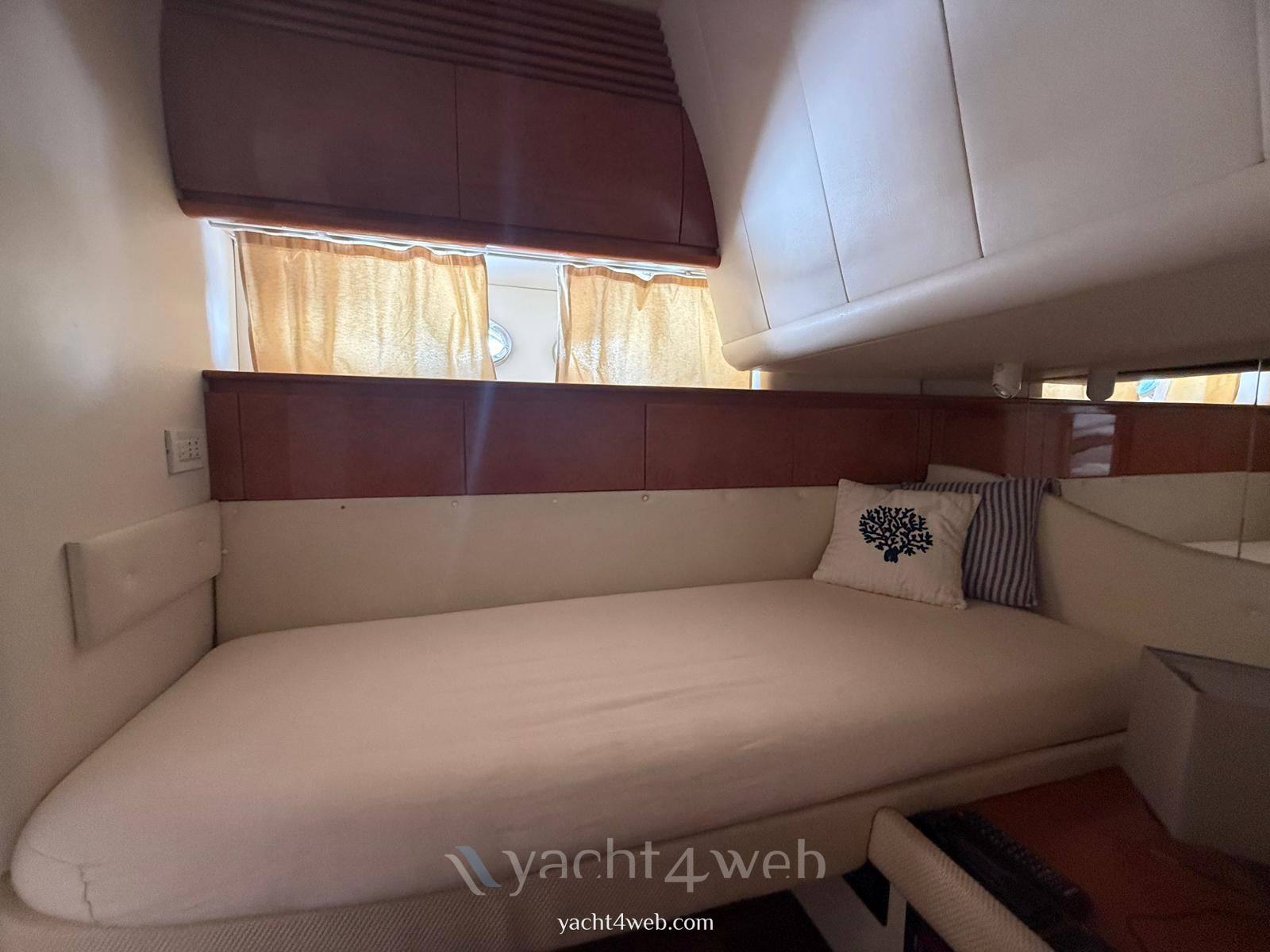Pershing 54