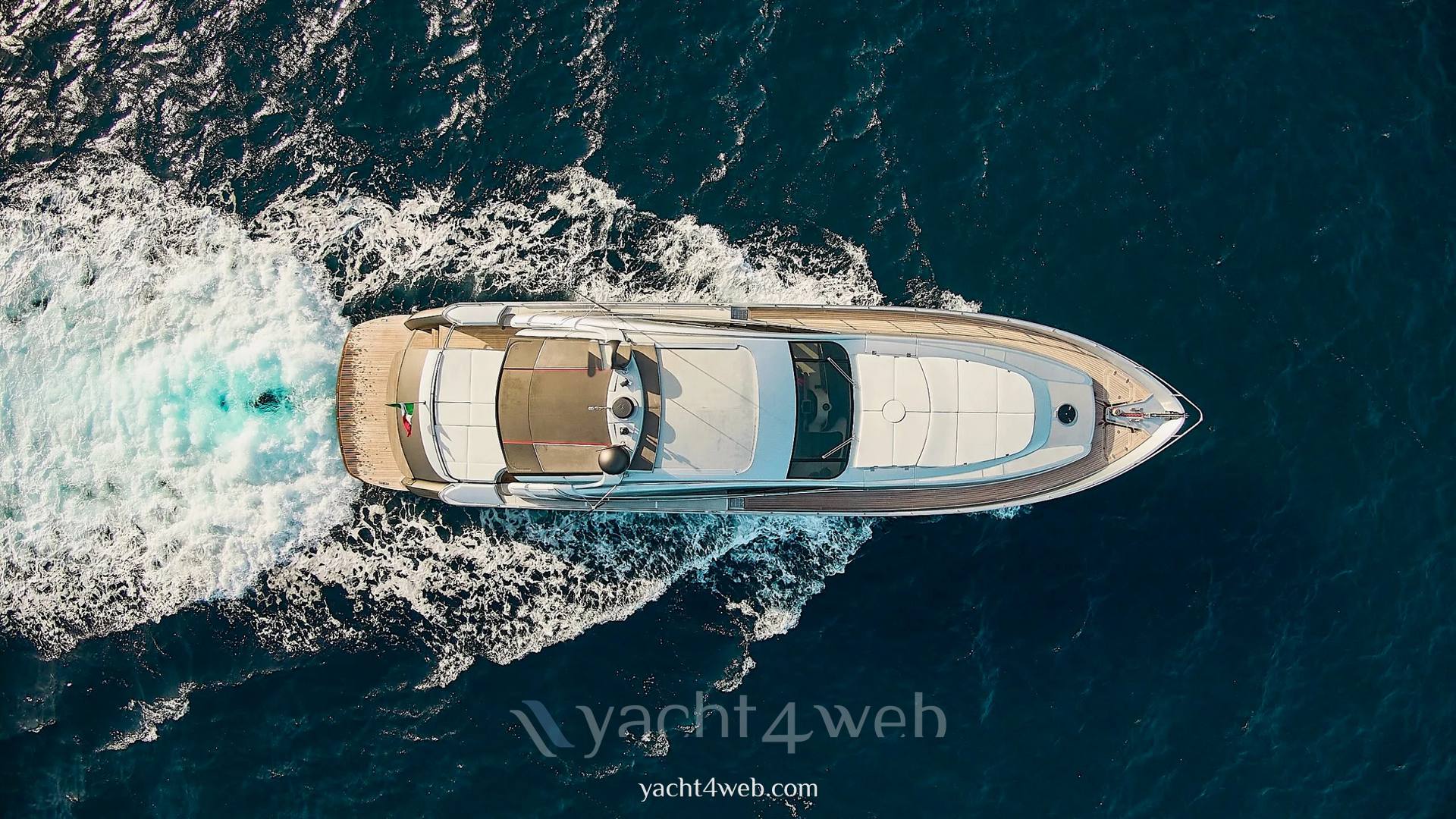 Pershing 76