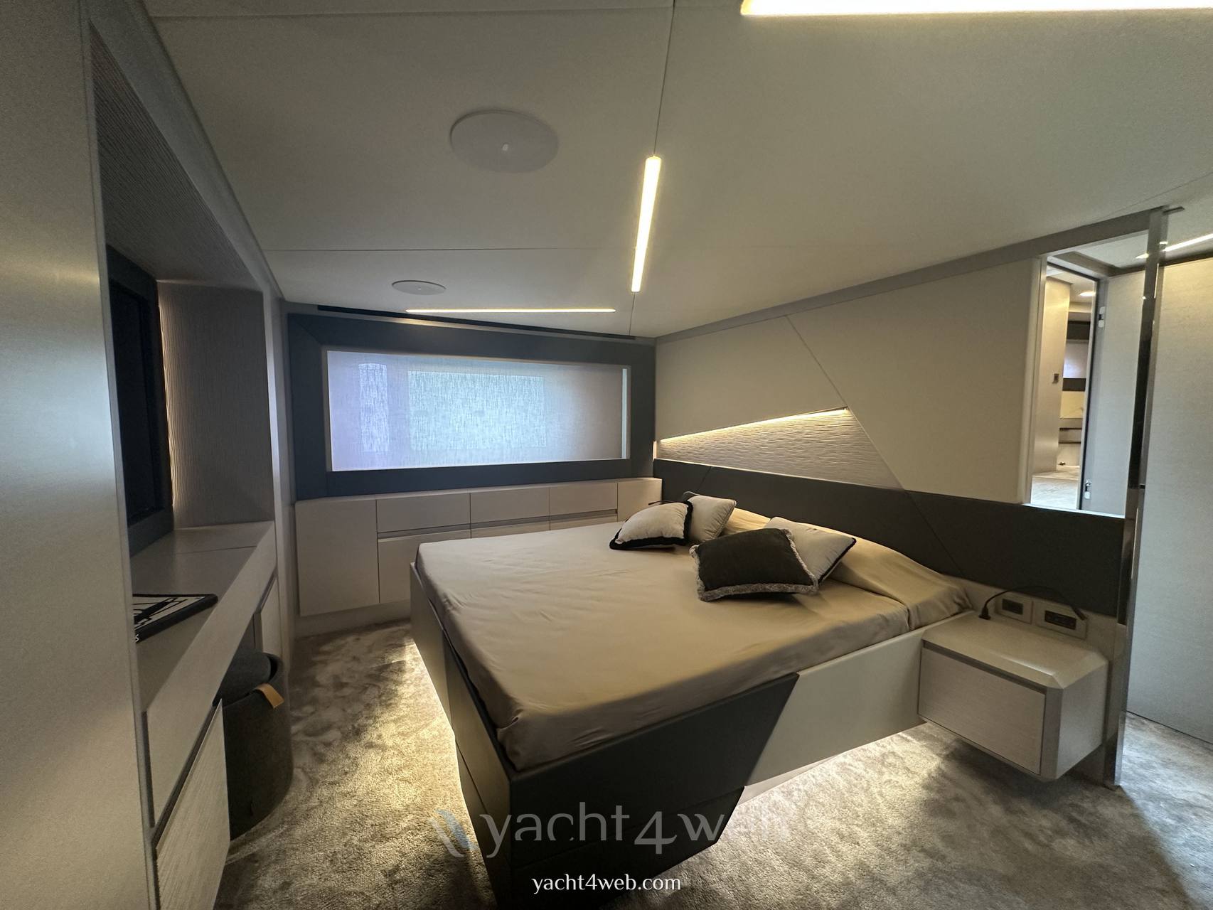 Pershing 7x