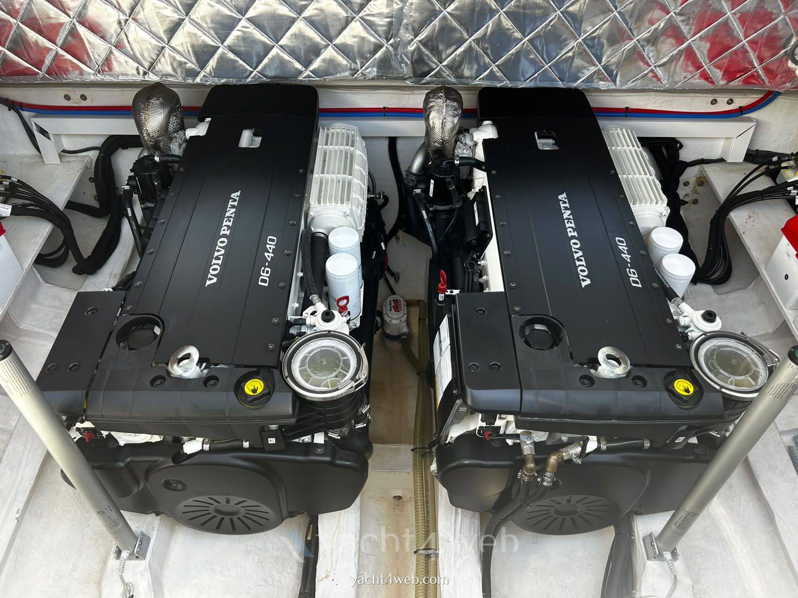Sacs marine Strider 15