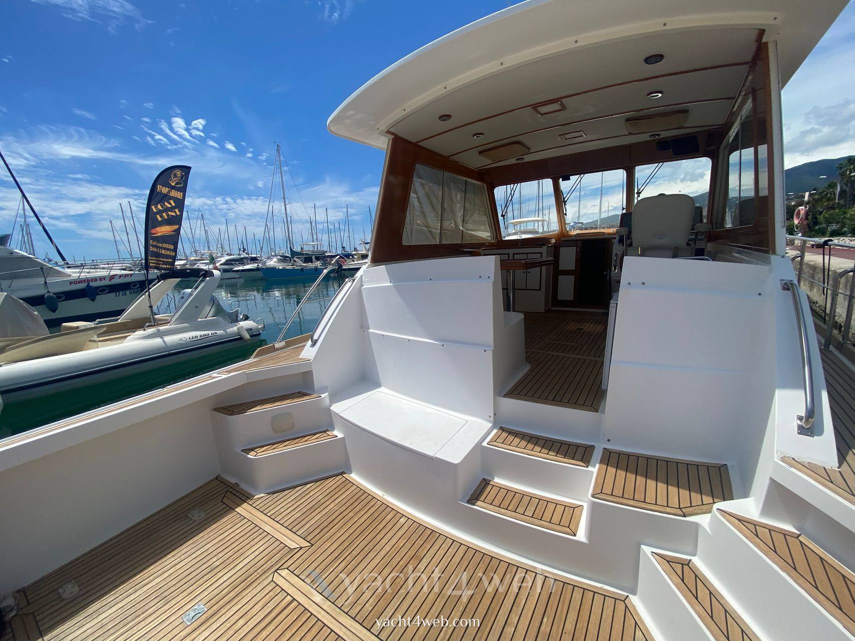 Grand banks Eastbay 43