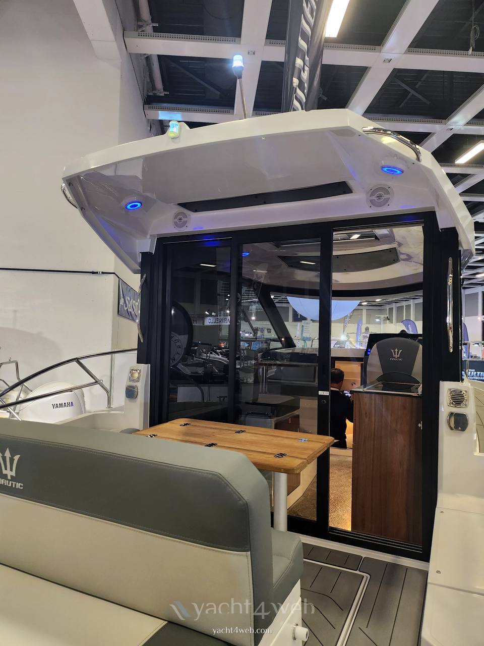 Nautic 880