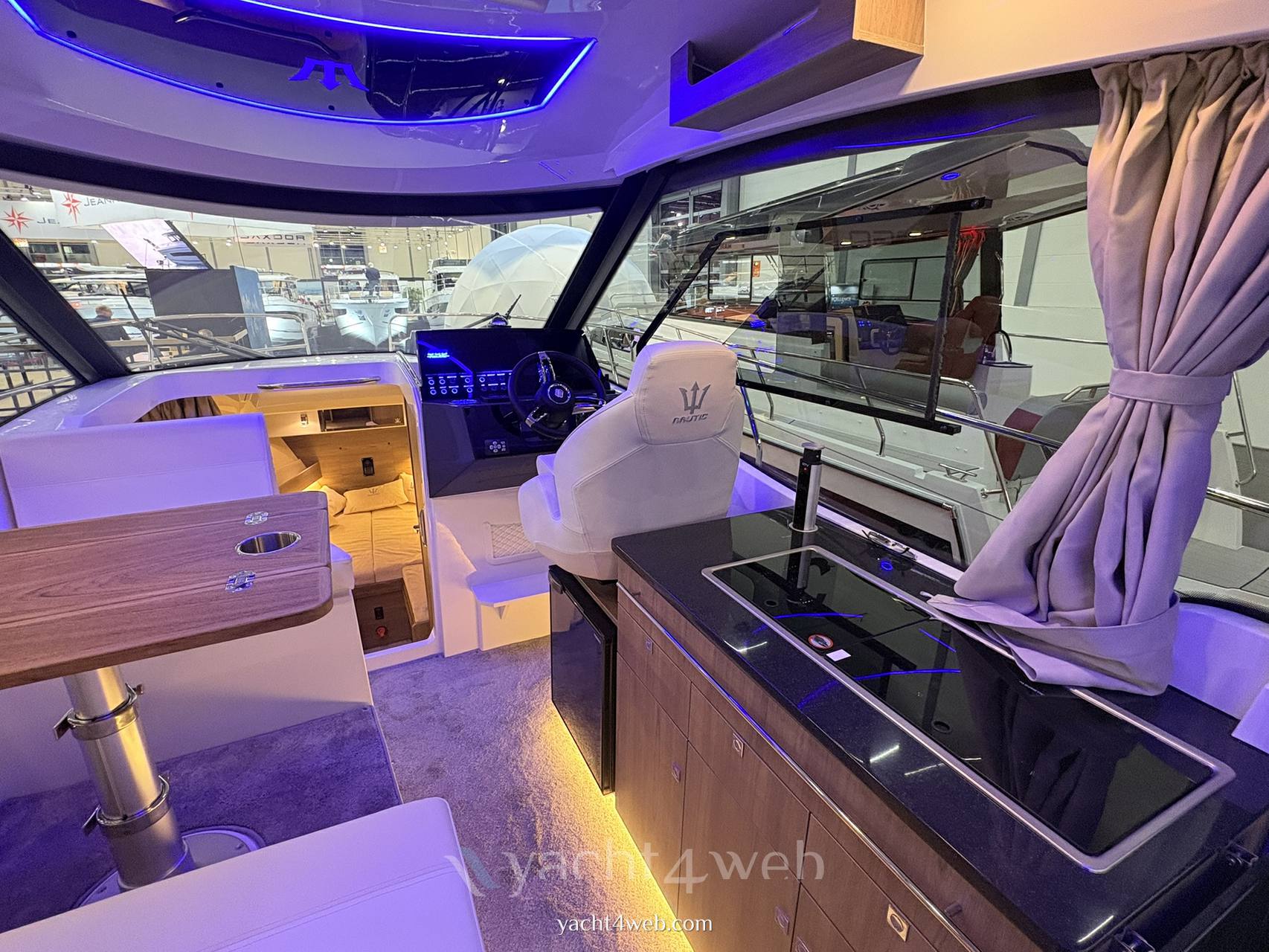 Nautic 880