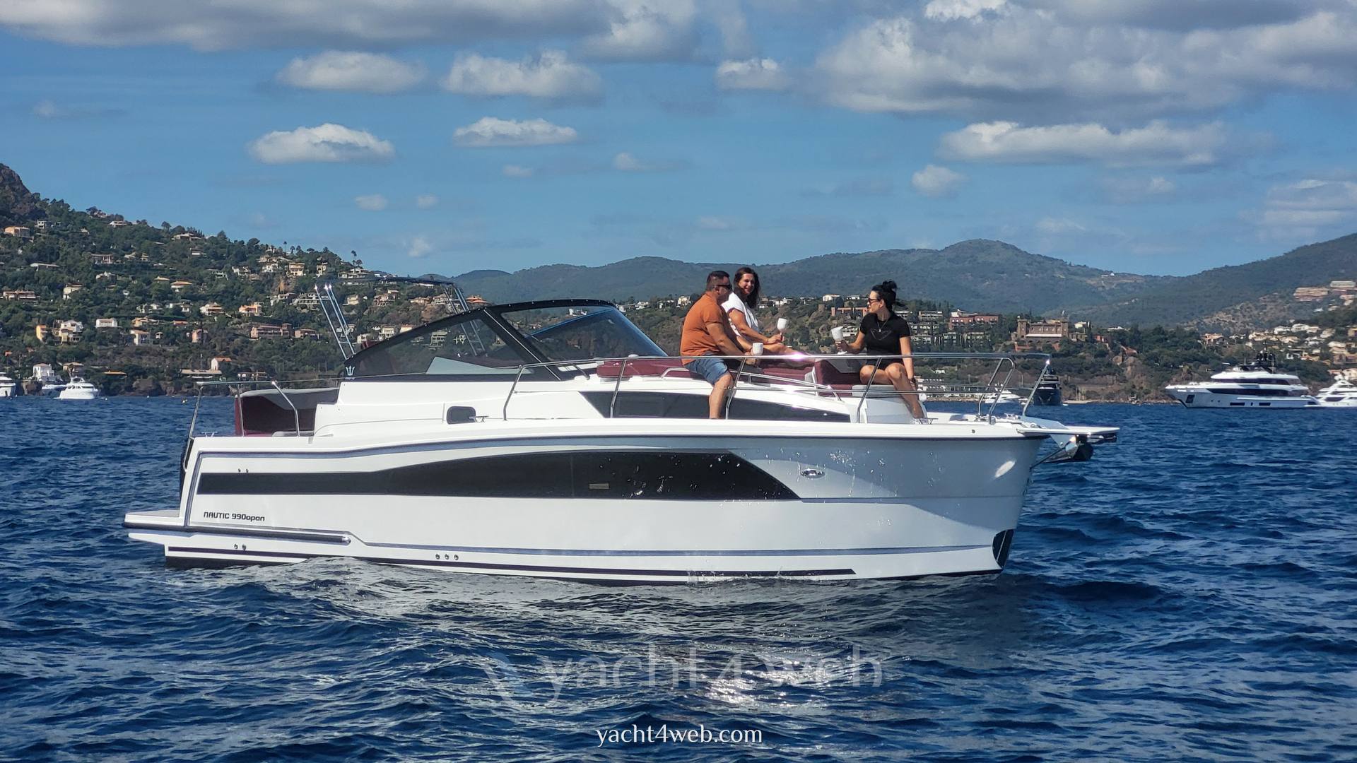 Nautic 990 open