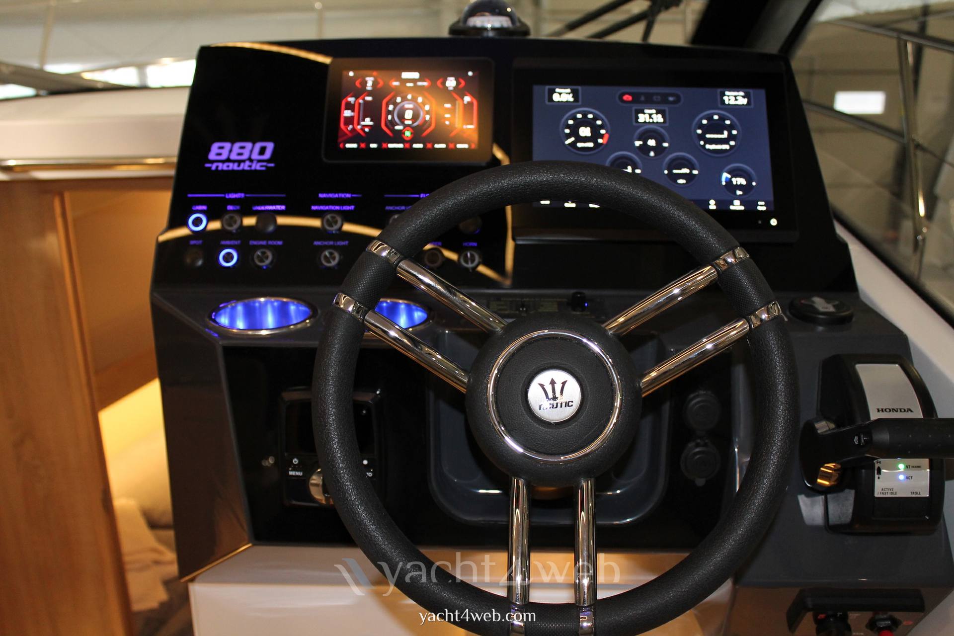 Nautic 880 0