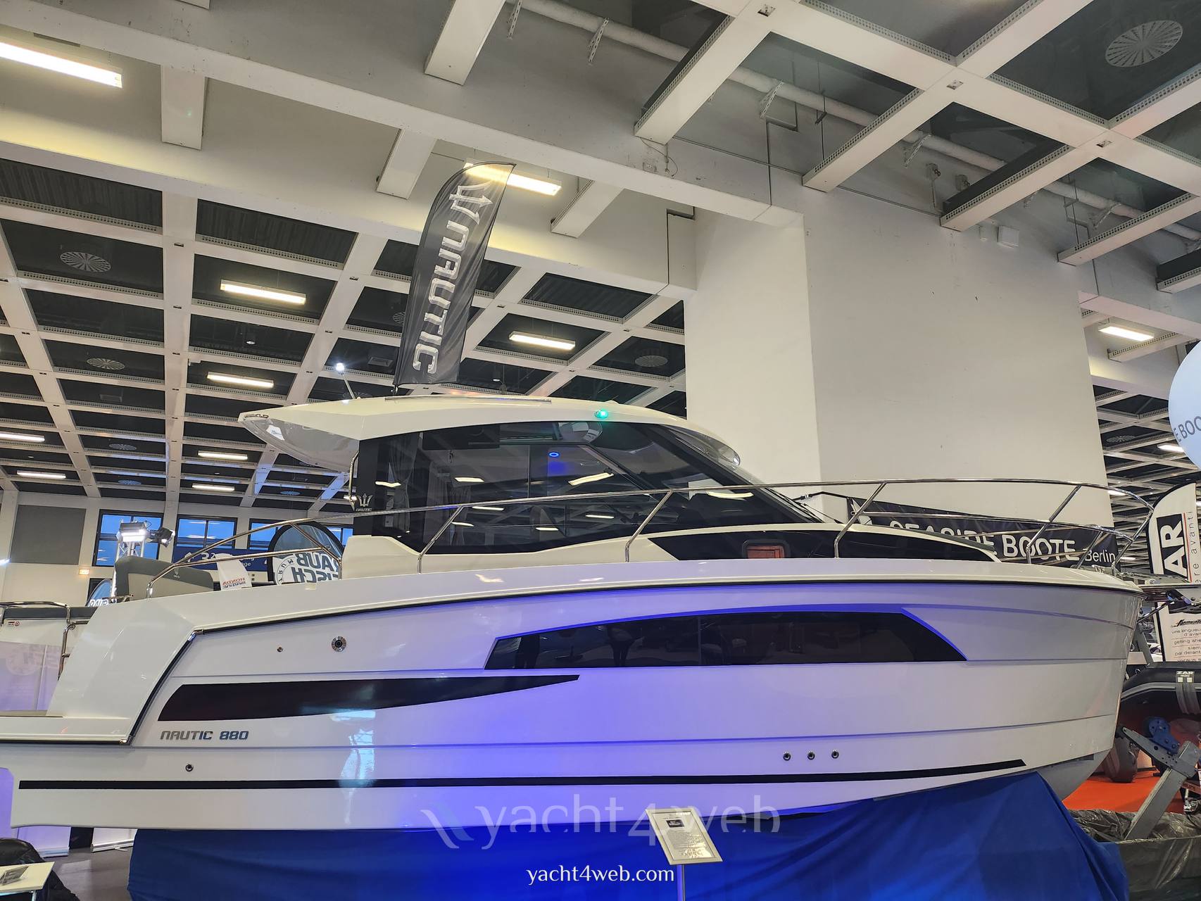 Nautic 880 驾驶桥楼 使用