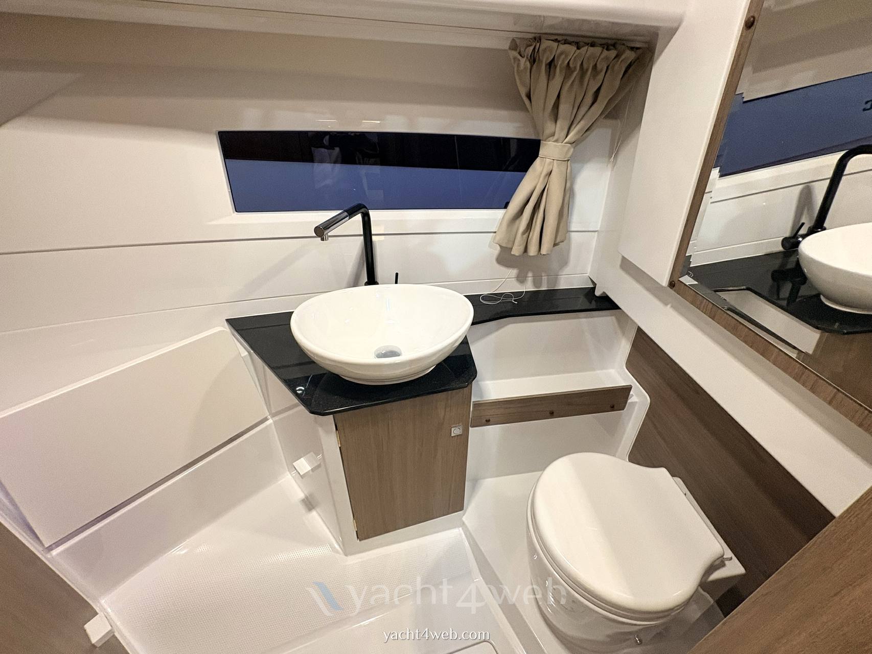 Nautic 880 驾驶桥楼