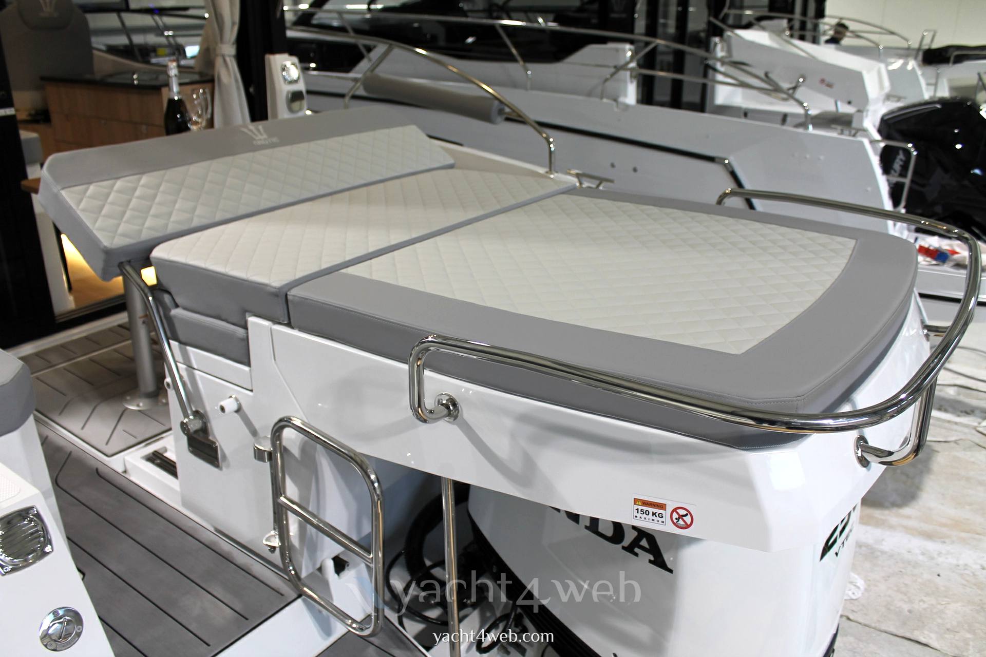 Nautic 880 
