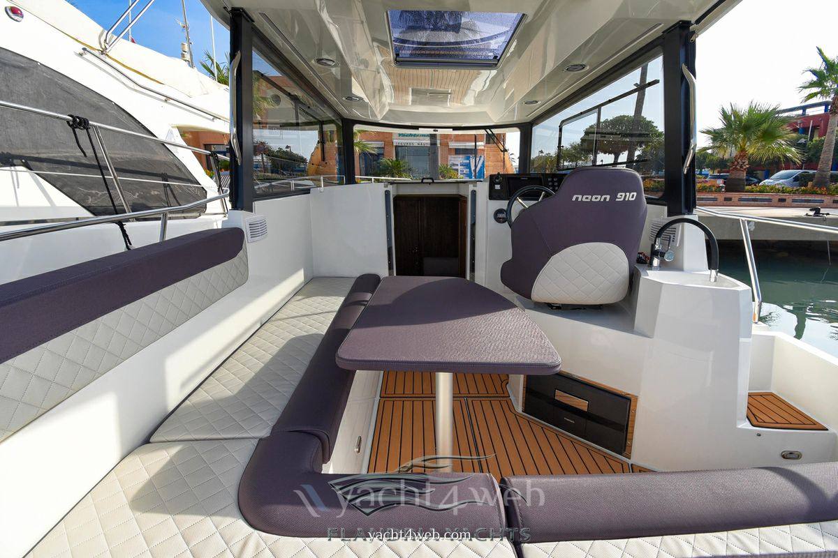 Nautic 990 neon Flybridge