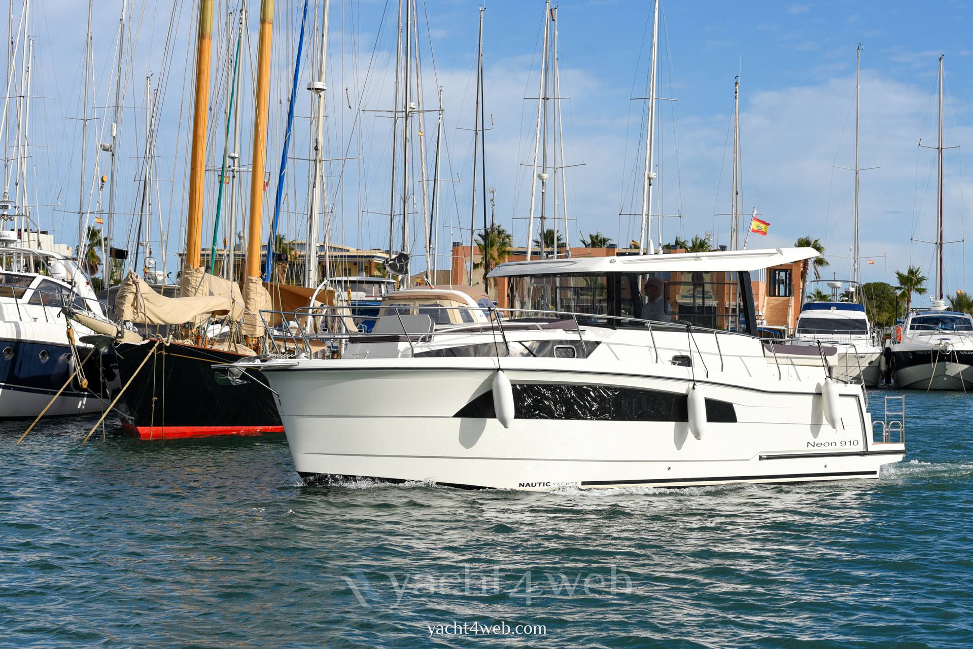 Nautic 990 neon Flybridge usato