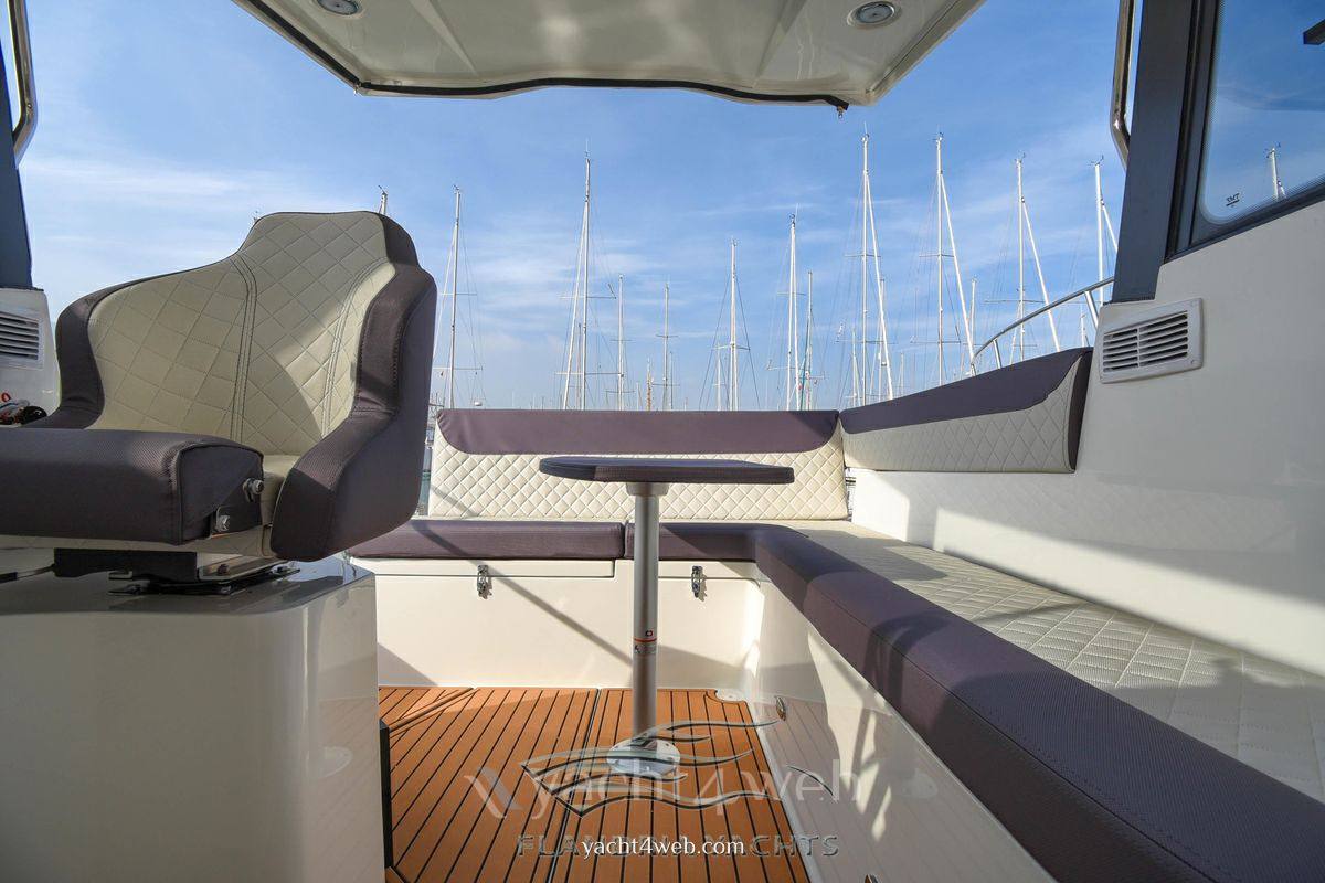 Nautic 990 neon fotografia