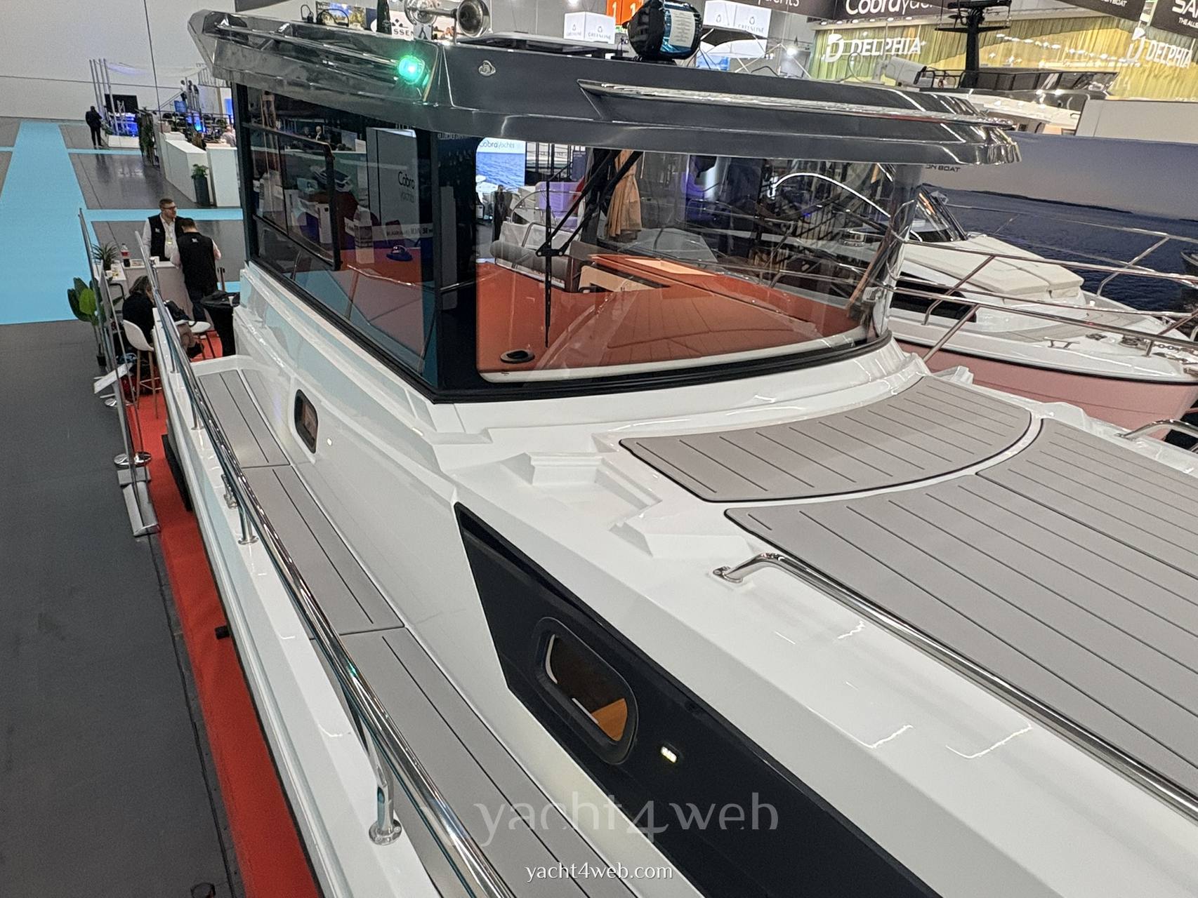 Nautic 990 neon Barca a motore usata in vendita