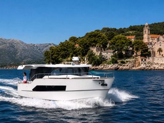 Delphia yachts 12 sedan