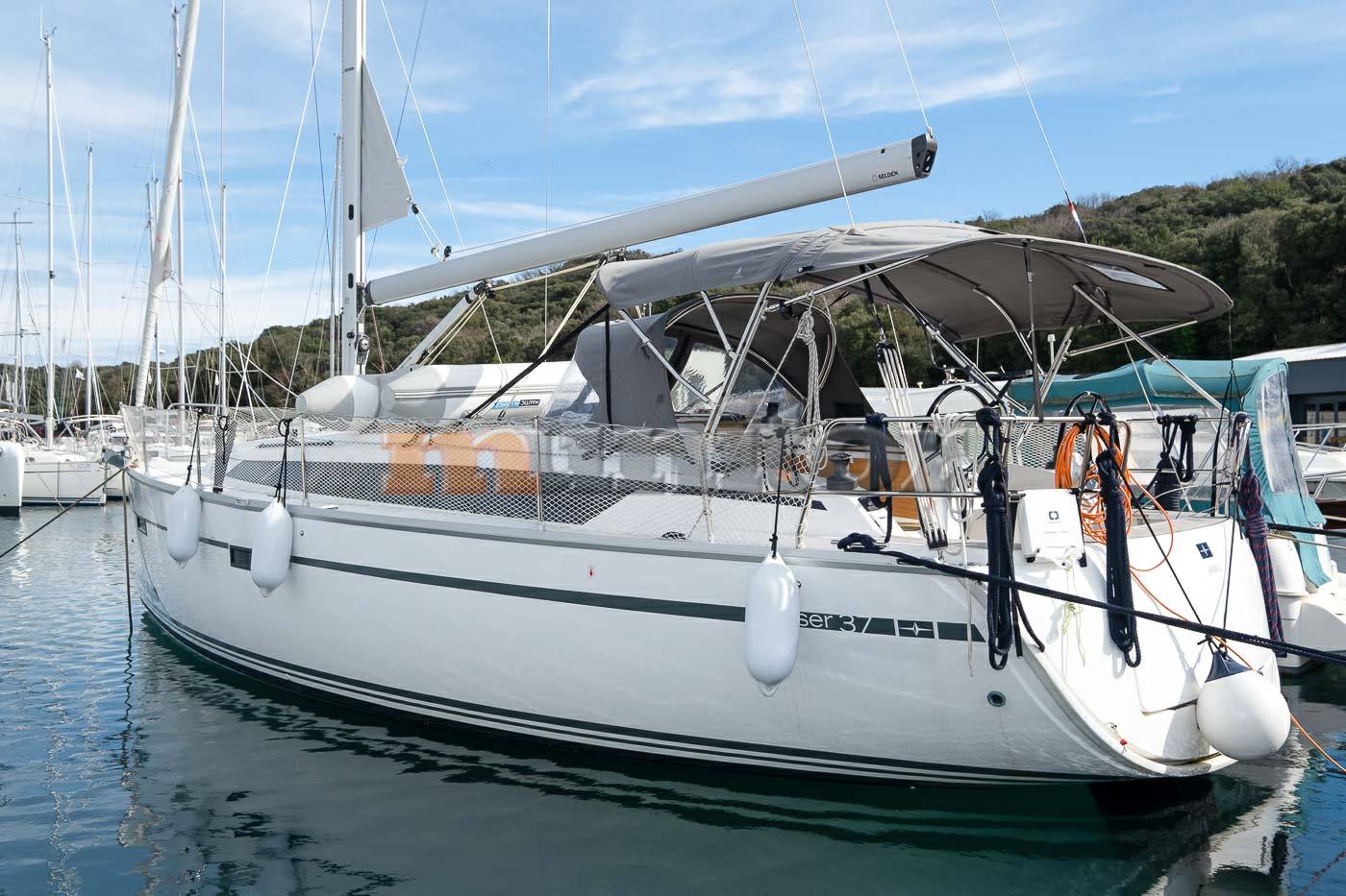Bavaria Cruiser 37