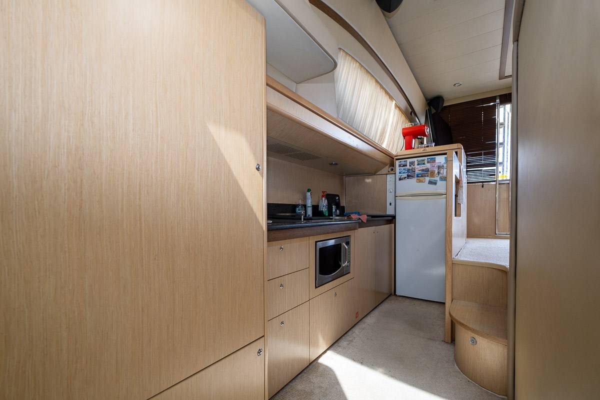 Ferretti FERRETTI 500 Elite Моторная лодка используется для продажи