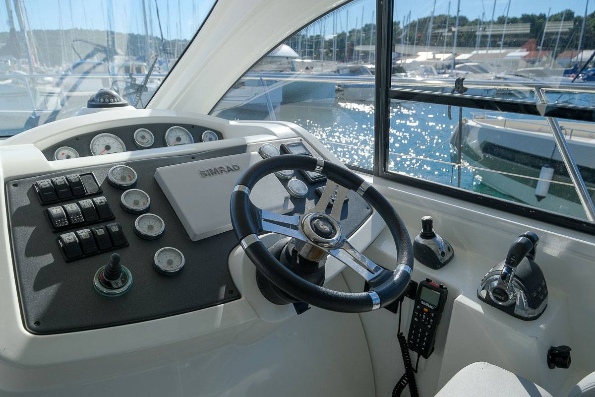 Beneteau BENETEAU Gran Turismo 34 Моторная лодка