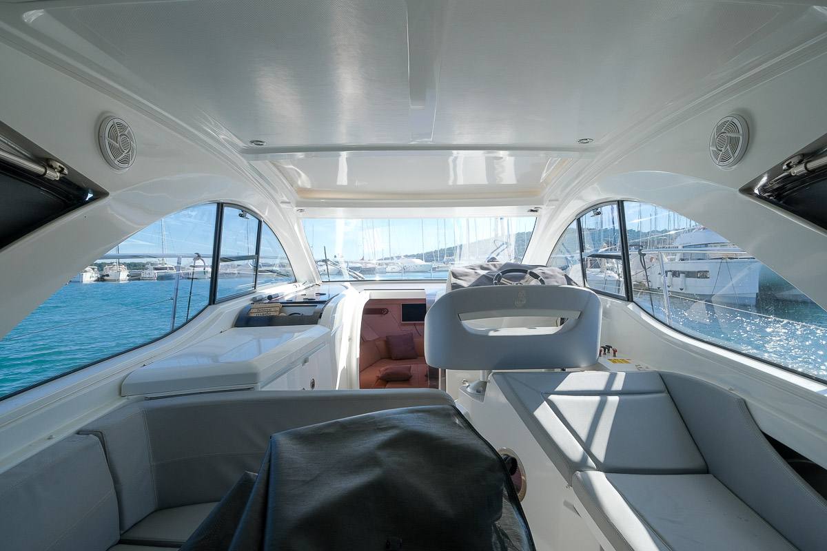 Beneteau BENETEAU Gran Turismo 34 используется