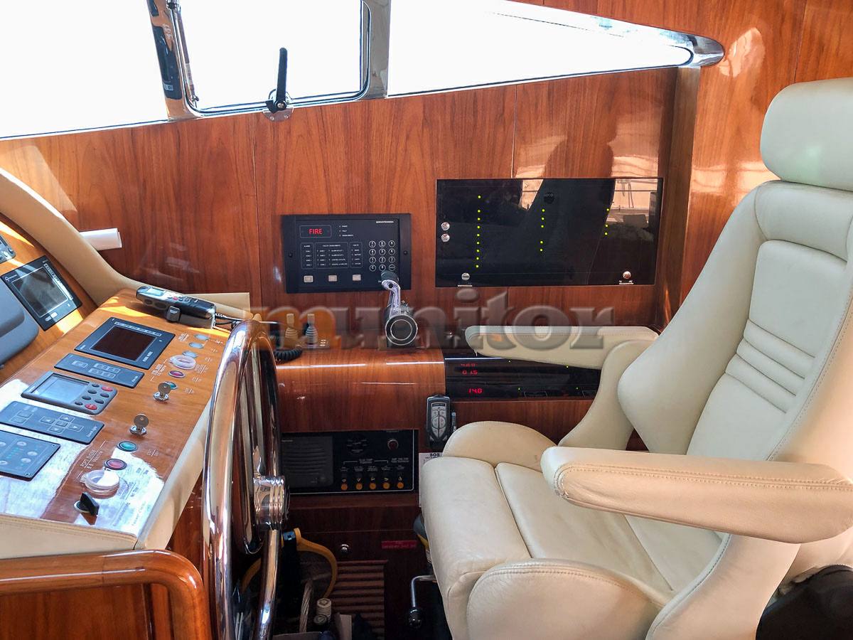 Elegance 54 fly bateau à moteur