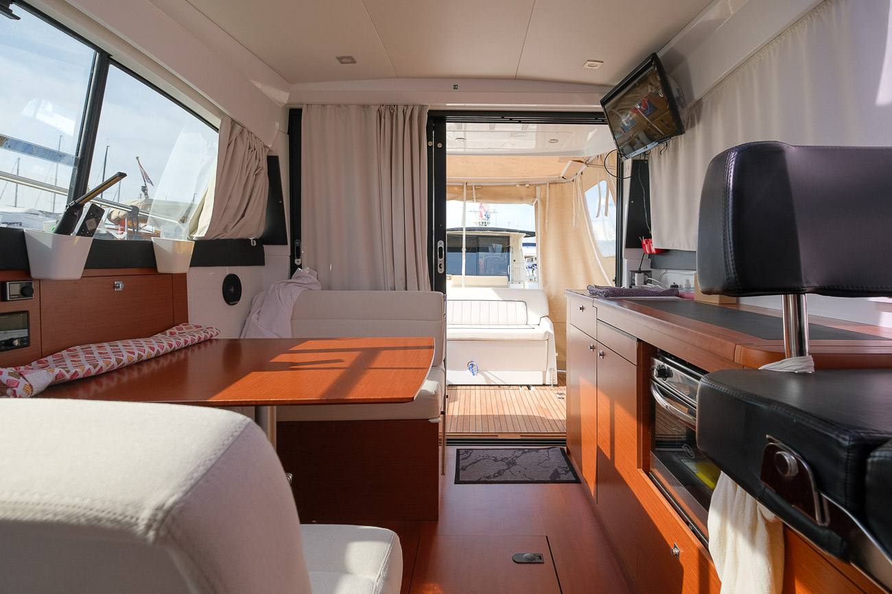 Jeanneau Nc 9 Flybridge usato