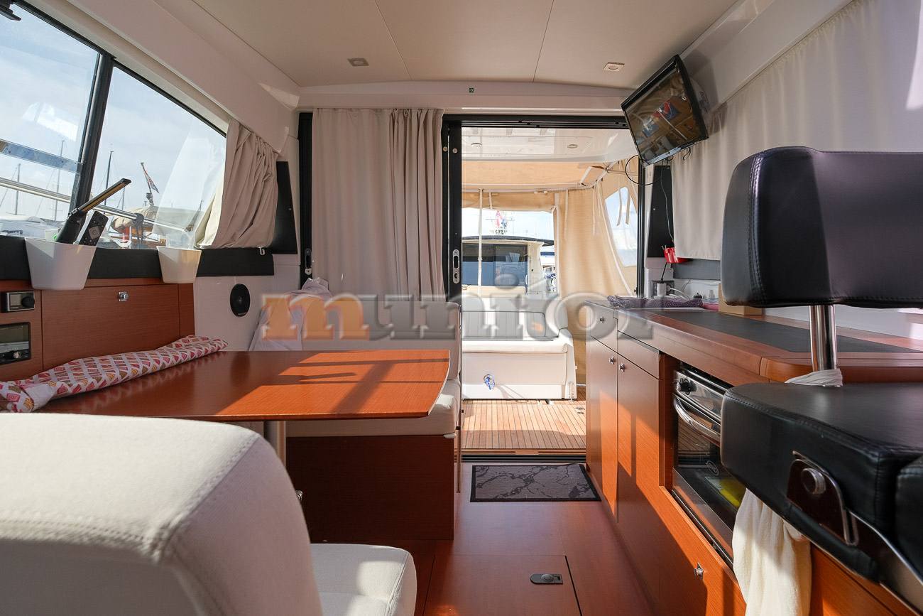 Jeanneau JEANNEAU NC 9 Flybridge usato