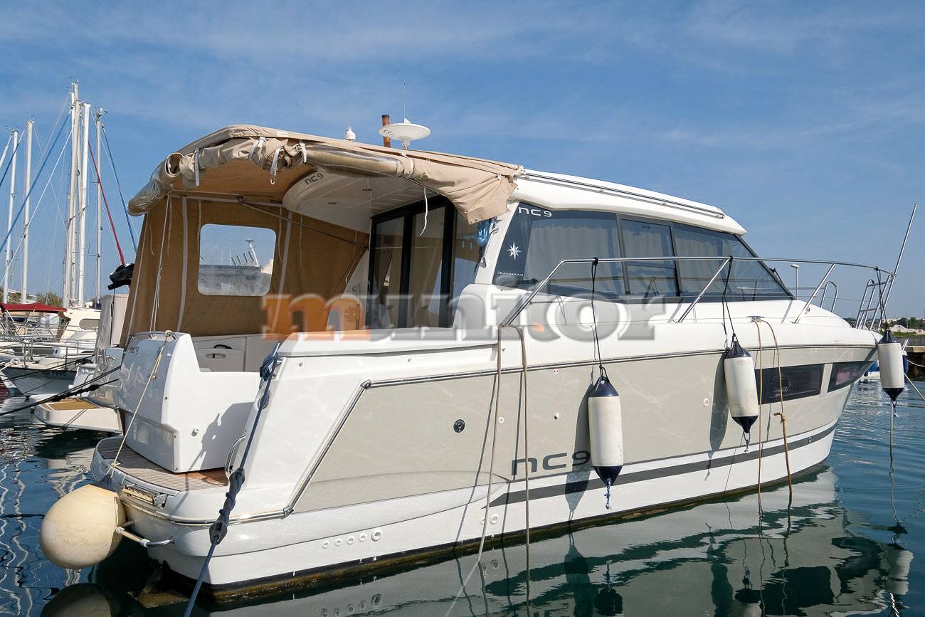 Jeanneau JEANNEAU NC 9 Barca a motore usata in vendita
