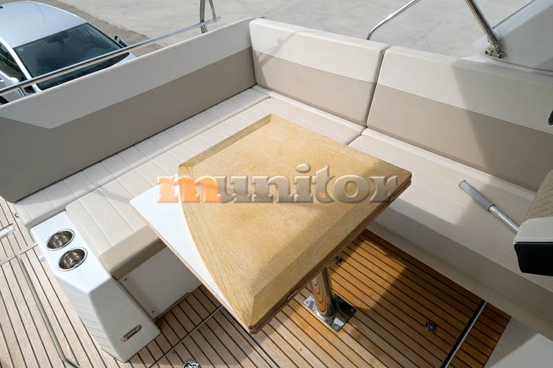 Jeanneau Leader 30 فليبريدجي يستخدم