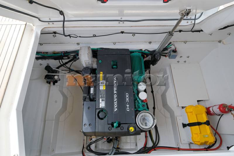 Jeanneau Leader 30 bateau à moteur