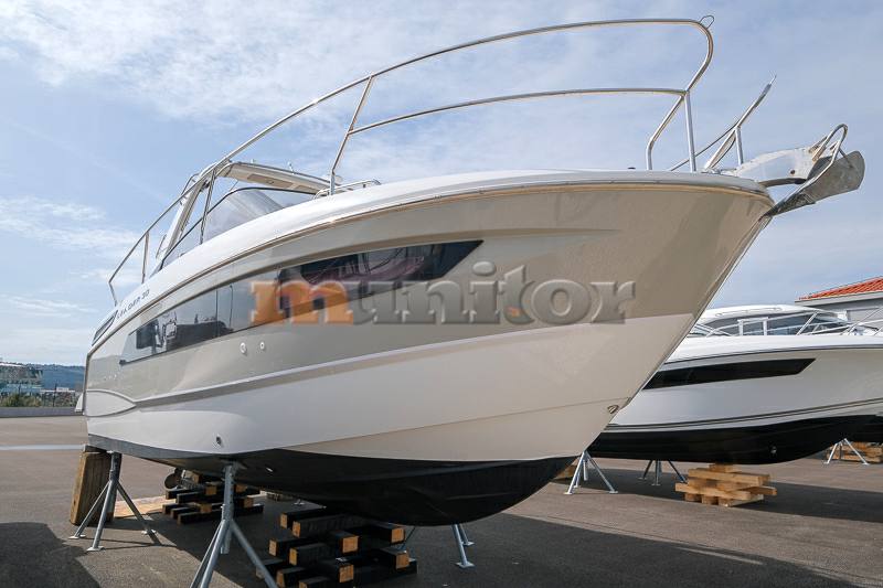 Jeanneau Leader 30 Flybridge