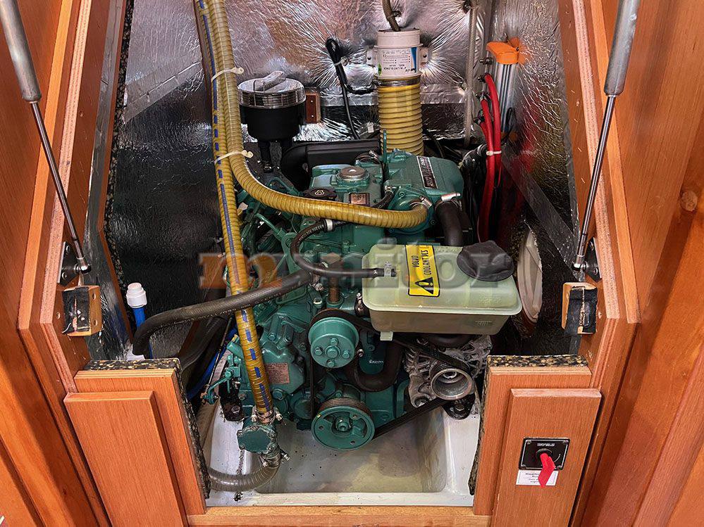 Bavaria 32 cruiser Парусная лодка используется для продажи