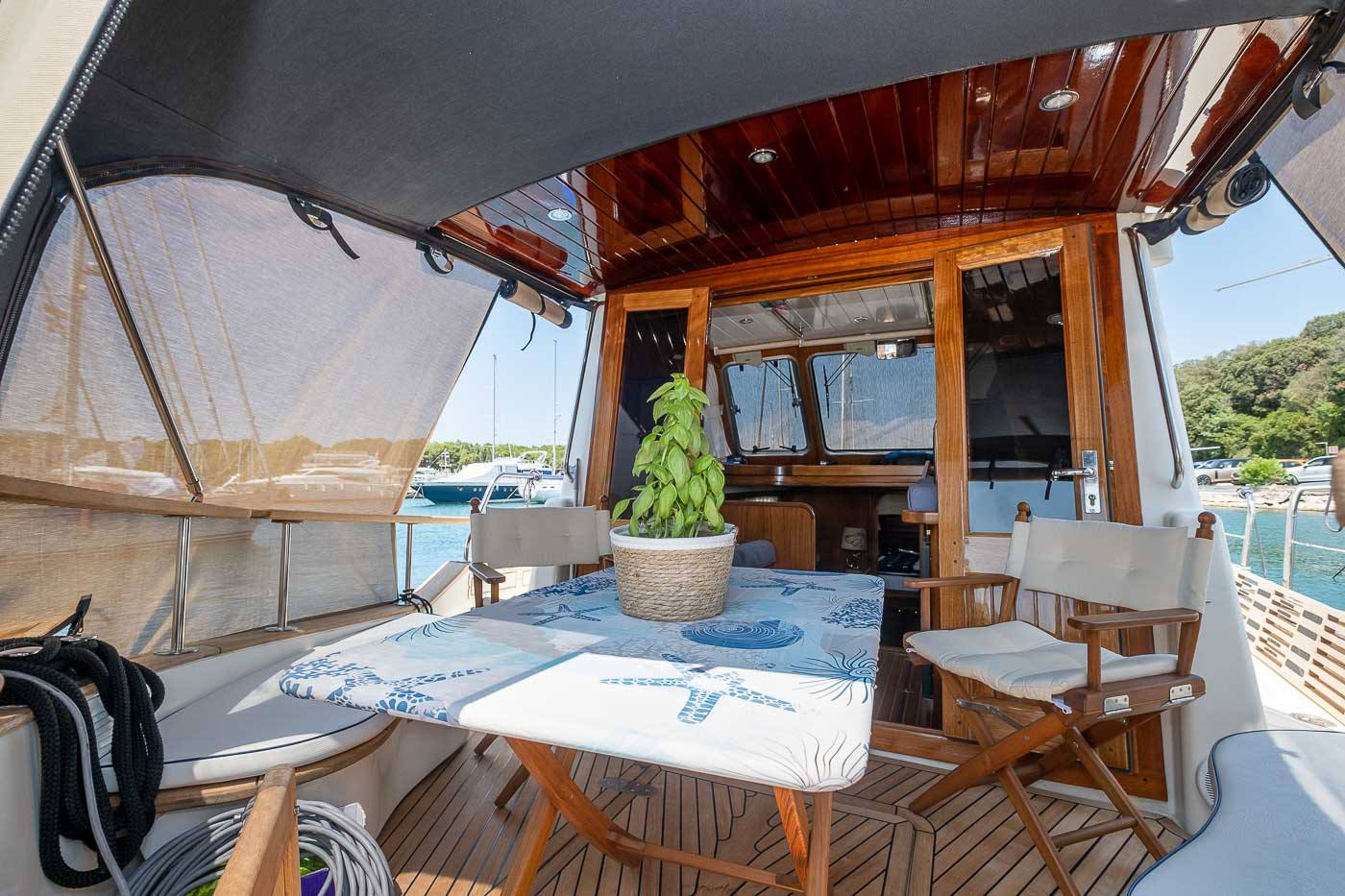 Menorquin 110 Flybridge