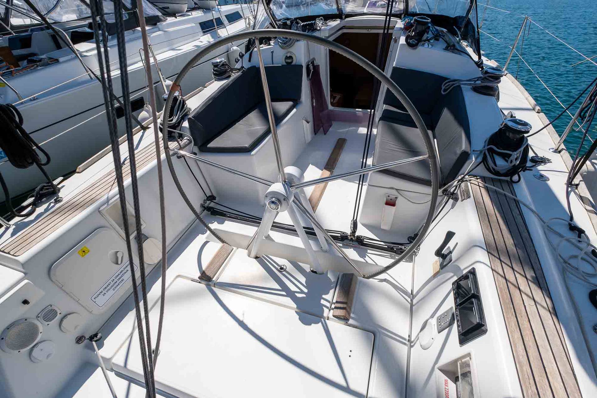 Beneteau First 35 Flybridge